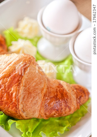 Tasty breakfast  17662347