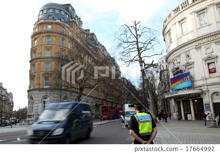 Architecture along the River Thames in London Architecture along the River Thames in London 17664992