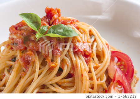 Tomato pasta 17665212