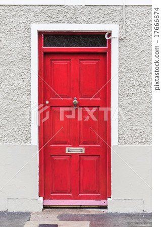 紅門黃色門門把手是中心 17666874