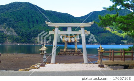 Watari multimedia shrine Watari multimedia shrine 17667168