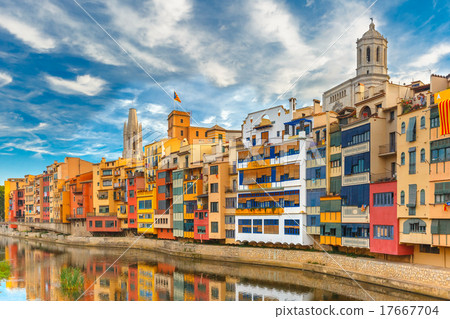 Colorful houses in Girona, Catalonia, Spain 17667704