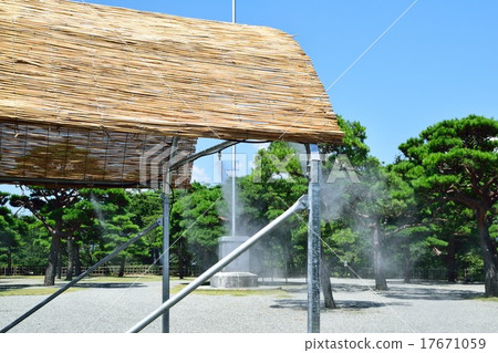 Measures against heat of tourists in Kochi Castle Measures against heat of tourists in Kochi Castle 17671059