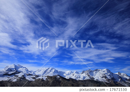 瑞士阿爾卑斯山脈 17671530