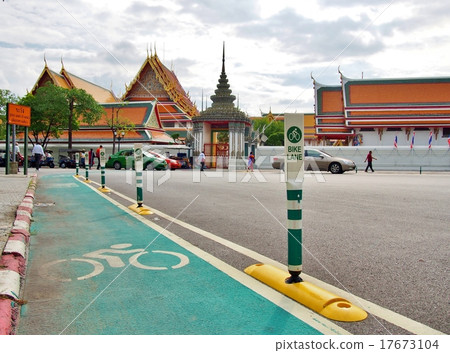 bike lane in Bangkok, Thailand bike lane in Bangkok, Thailand 17673104