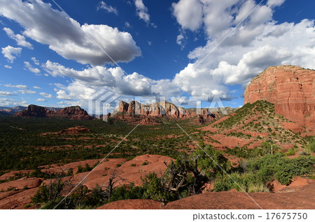 Sedona,亞利桑那,美國漩渦點 Sedona,亞利桑那,美國漩渦點 17675750