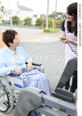 養老院形象 17676355