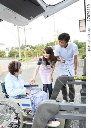 養老院形象 17676359