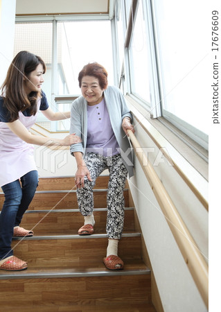 養老院形象 17676609