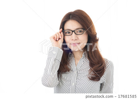 中間女性前臉美女 中間女性前臉美女 17681585