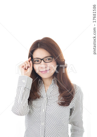 Middle female front face beauty 17681586