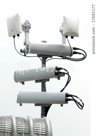 Antennas of cellular systems with wifi repeater 17685177