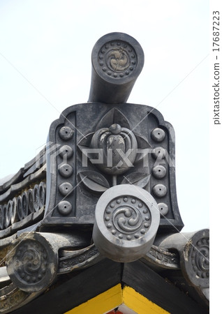 Roof tiles (Rokuharamitsuji Temple / Matsubara Dori, Yamatooji Higashiiri Higashiiri 2-chome Tsukimachi) Roof tiles (Rokuharamitsuji Temple / Matsubara Dori, Yamatooji Higashiiri Higashiiri 2-chome Tsukimachi) 17687223