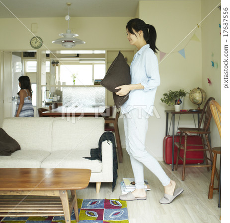 Parents and children spending time together at home 17687556