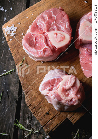 Raw osso buco Raw osso buco 17688818