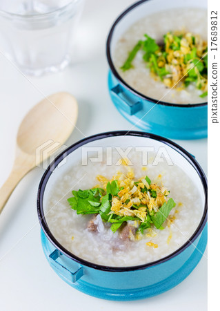 Rice congee mixed with meat 17689812