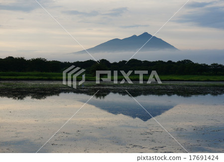 Invert Mt. Tsukuba 17691424