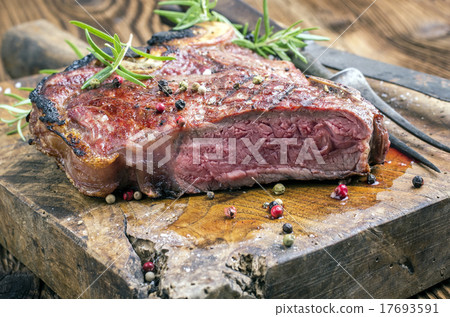 grilled teak 17693591