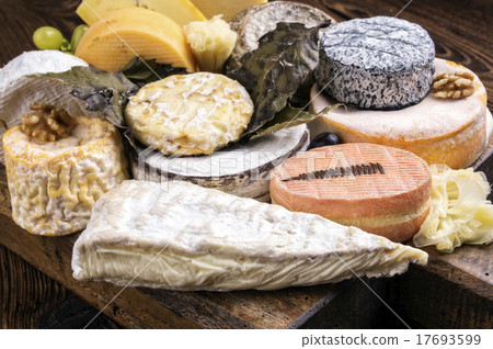 french cheese plate 17693599