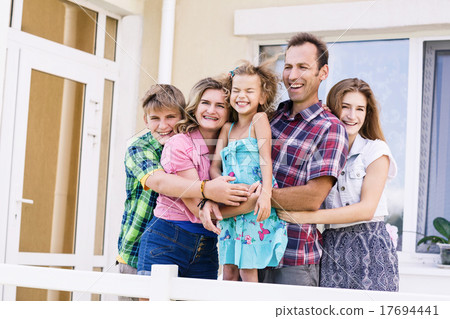 Big happy family Big happy family 17694441