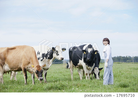 工作在農場的婦女 17695710