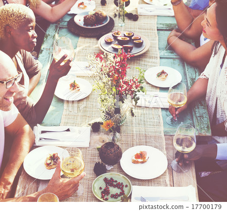 Diverse People Luncheon Outdoors Food Concept-照片素材（圖片） [17700179] - PIXTA圖庫