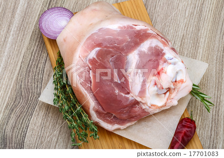 Raw pork knuckle 17701083