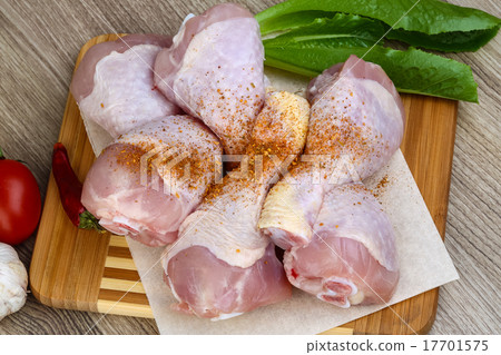 Raw chicken legs Raw chicken legs 17701575