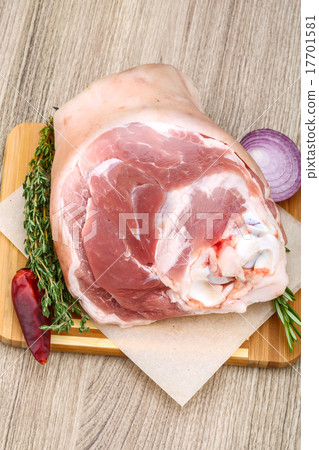 Raw pork knuckle 17701581