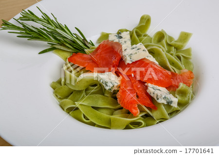 Pasta with salmon and blue cheese Pasta with salmon and blue cheese 17701641