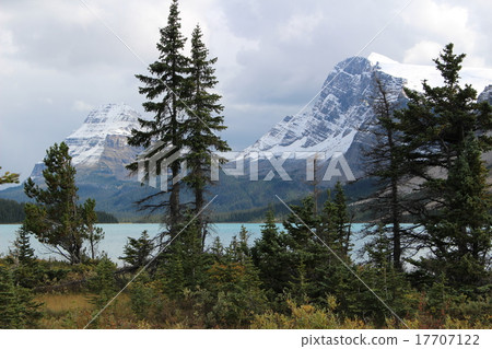 加拿大岩石Bowlake看法 加拿大岩石Bowlake看法 17707122