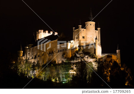 Castle of Segovia in midnight Castle of Segovia in midnight 17709265