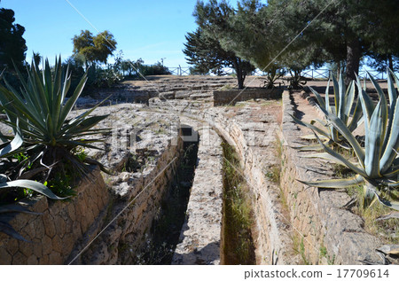 Traces of Agrigent's racial arms beside the Hercules Temple 17709614