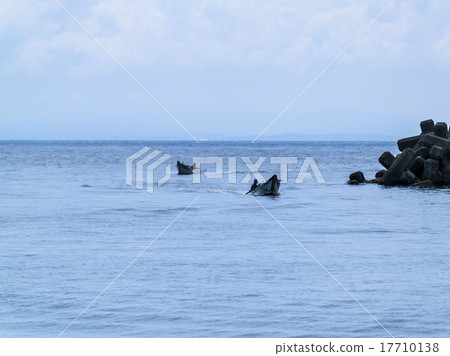 Return from fishing Return from fishing 17710138