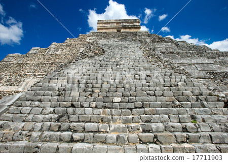 Kukulkan Pyramid in Chichen Itza Site 17711903