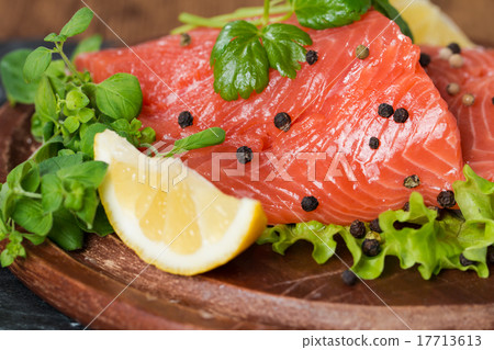 Salmon with lemon and pepper Salmon with lemon and pepper 17713613