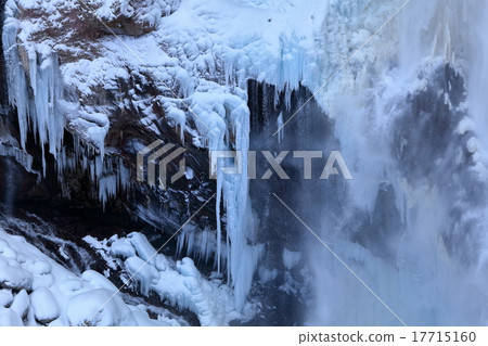 Okuhiko Kinko Waterfall in the Severe Winter 17715160