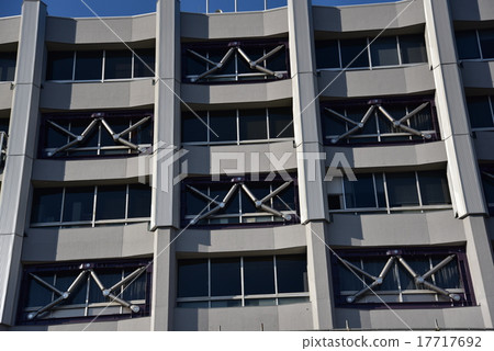 During earthquake proof construction During earthquake proof construction 17717692