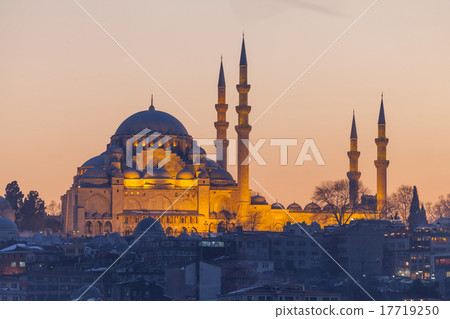 Suleymaniye mosque in the evening, Istanbul 17719250