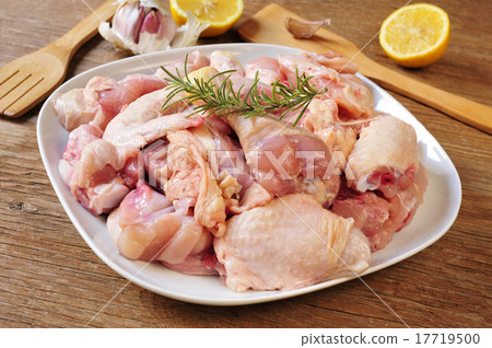 butchered chicken 17719500