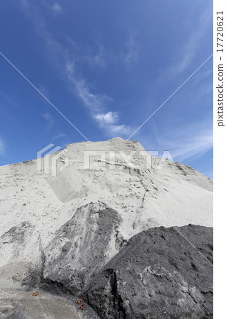 Sandy mountain 17720621
