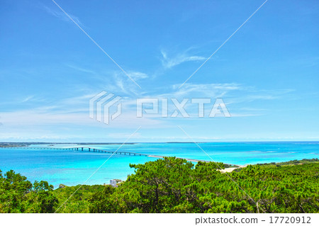 Irabu Ohashi and the sea of Emerald Green Irabu Ohashi and the sea of Emerald Green 17720912