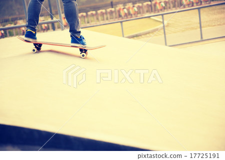 skateboarder legs skateboarding at skatepark ramp skateboarder legs skateboarding at skatepark ramp 17725191