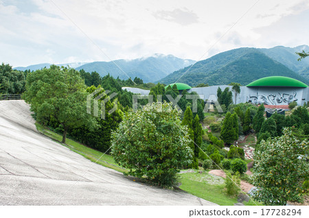 Yoroi Tenge倒置的土地 17728294