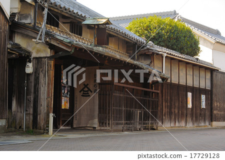 Old money wholesaler of Miki City 17729128