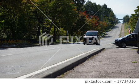 Meetings at the intersection straight line attention 17734310