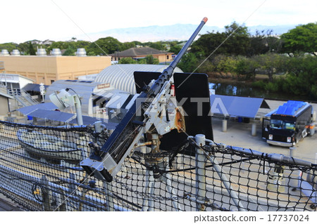 Battleship Missouri anti-aircraft gun 17737024