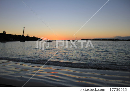 A sunset 17739913
