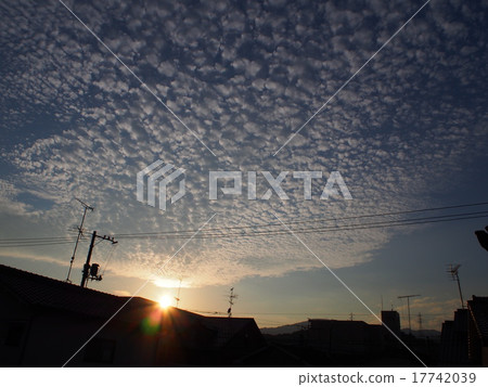 秋天天空日落雲彩 17742039