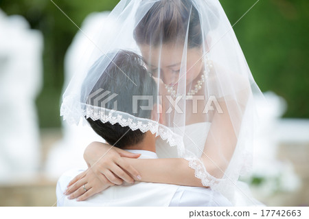 wedding dress, bridegroom, groom 17742663